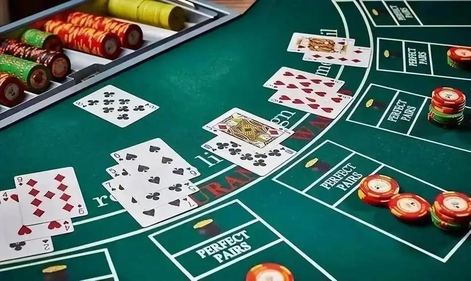 Bangladesh player exploring ek444 slots through a clear mobile layout